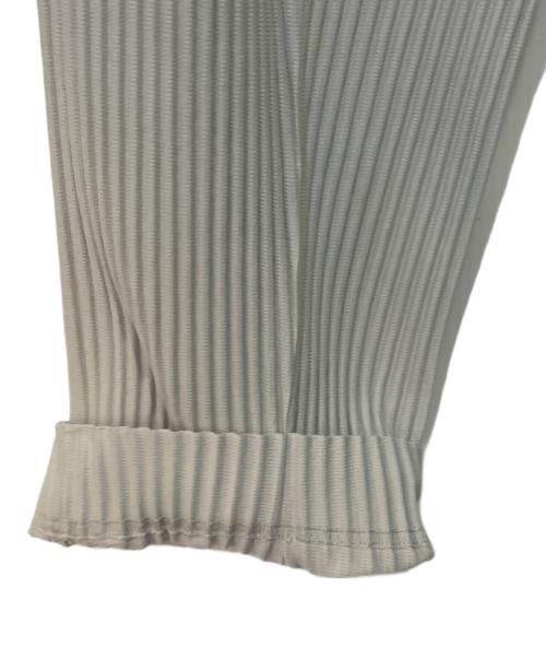 HOMME PLISSE ISSEY MIYAKE（オム プリッセ イッセイ ミヤケ）HOMME PLISSE ISSEY MIYAKE (オム プリッセ イッセイ ミヤケ) COMPLEAT TROUSERS ライトグレー サイズ:2の古着・服飾アイテム