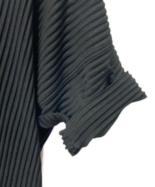 HOMME PLISSE ISSEY MIYAKE（オム プリッセ イッセイ ミヤケ）HOMME PLISSE ISSEY MIYAKE (オム プリッセ イッセイ ミヤケ) BASICS プリーツTee ブラック サイズ:4の古着・服飾アイテム