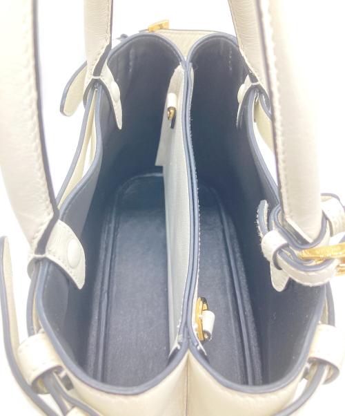 PRADA（プラダ）PRADA (プラダ) バックルダブルベルトハンドバッグ ホワイトの古着・服飾アイテム