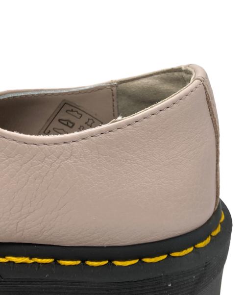 Dr.Martens（ドクターマーチン）Dr.Martens (ドクターマーチン) 3ホールレザーシューズ ピンクベージュ サイズ:UK6の古着・服飾アイテム