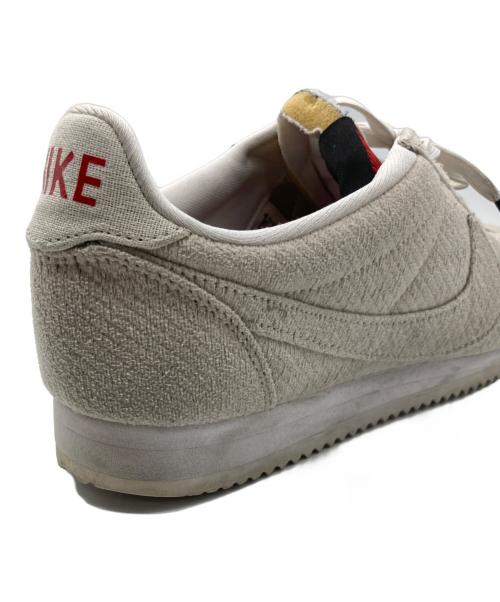 NIKE（ナイキ）NIKE (ナイキ) STRANGER THINGS (ストレンジャーシングス) コラボスニーカー アイボリー×インディゴ サイズ:26.5の古着・服飾アイテム