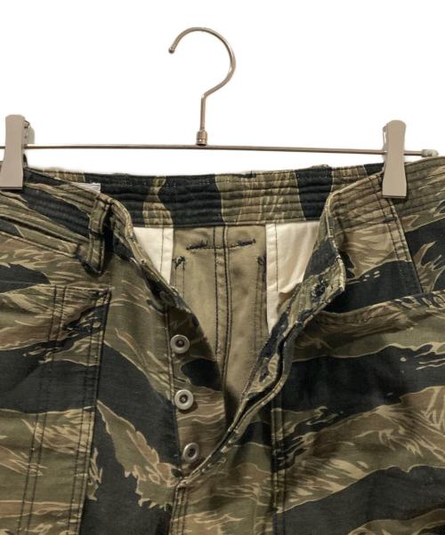 SASSAFRAS（ササフラス）SASSAFRAS (ササフラス) タイガーカモパンツ グリーン×ブラック サイズ:Sの古着・服飾アイテム