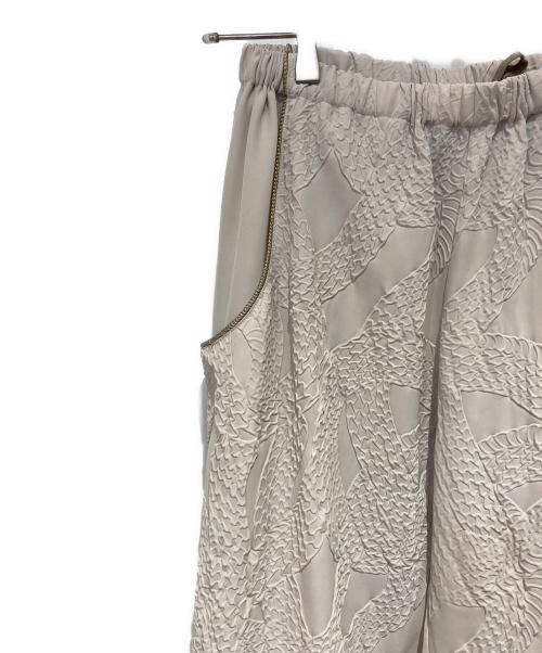 KOZABURO（コウザブロウ）KOZABURO (コウザブロウ) KOZY PANTS EMBOSSING TWILL ベージュ サイズ:1の古着・服飾アイテム