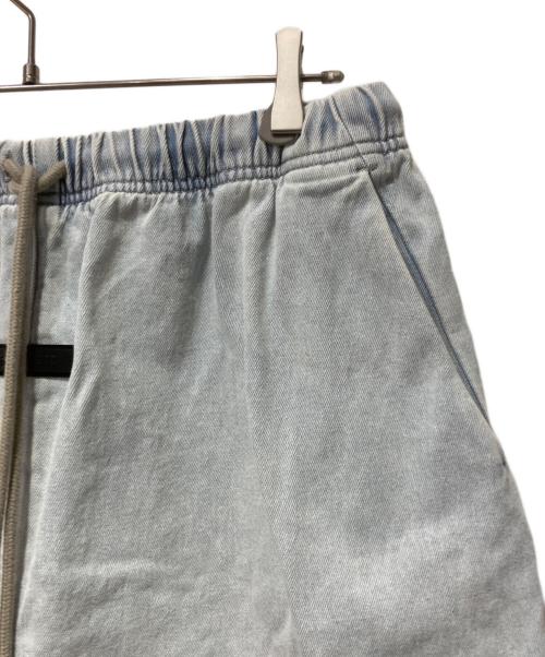 FOG ESSENTIALS（フィアオブゴッド エッセンシャル）FOG ESSENTIALS (フィアオブゴッド エッセンシャル) ハーフパンツ/RELAXED SHORTS LIGHT WASH インディゴ サイズ:Ｌの古着・服飾アイテム