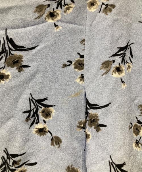 PRADA（プラダ）PRADA (プラダ) フラワープリントスカート ブルー サイズ:42の古着・服飾アイテム