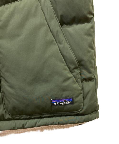 Patagonia（パタゴニア）Patagonia (パタゴニア) Reversible Bivy Down Vest グリーン×ベージュ サイズ:Ｍの古着・服飾アイテム