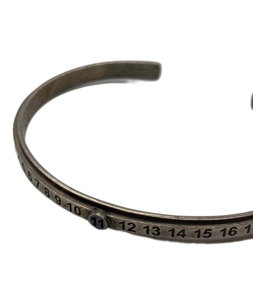Maison Margiela（メゾンマルジェラ）Maison Margiela (メゾンマルジェラ) NUMBER LAYERED BRACELET シルバーの古着・服飾アイテム