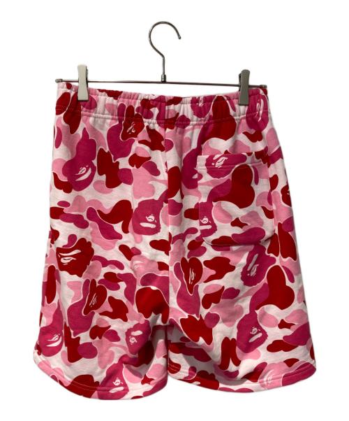 A BATHING APE（アベイシングエイプ）A BATHING APE (アベイシングエイプ) Camo Shark Sweat Shorts レッド サイズ:Sの古着・服飾アイテム