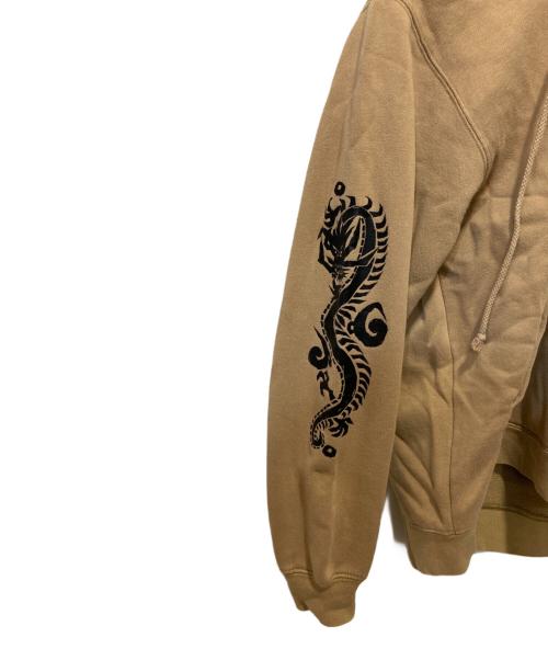 stussy（ステューシー）stussy (ステューシー) ドラゴンプルオーバーパーカー ベージュ サイズ:ＸＳの古着・服飾アイテム