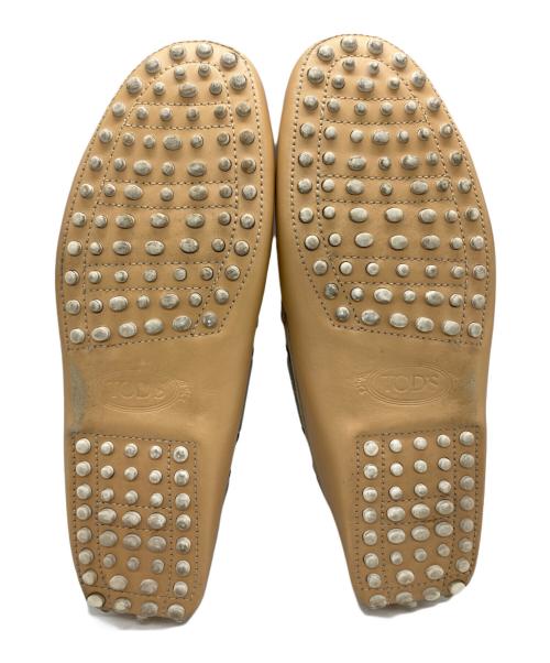 TOD'S（トッズ）TOD'S (トッズ) ドライビングシューズ ベージュ サイズ:6　1/2の古着・服飾アイテム