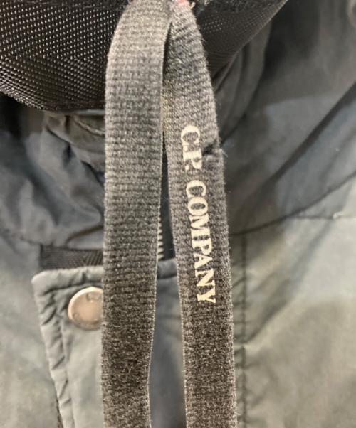 C.P COMPANY（シーピーカンパニー）C.P COMPANY (シーピーカンパニー) フーデッドダウンジャケット ブラック サイズ:50の古着・服飾アイテム