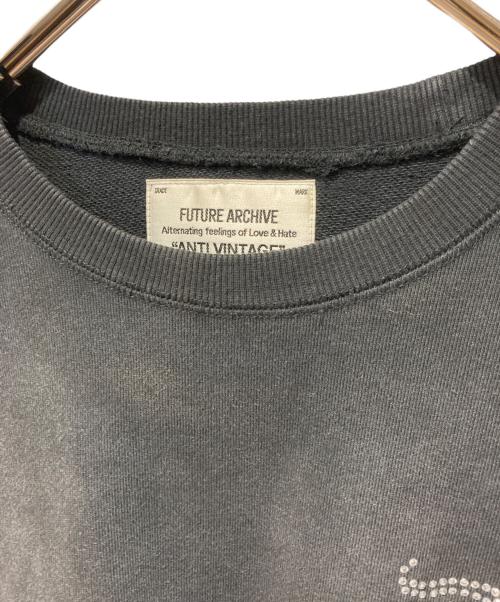 BEAMS FUTURE ARCHIVE（ビームスフューチャーアーカイブ）BEAMS FUTURE ARCHIVE (ビームスフューチャーアーカイブ) FADE RHINE STONE SWEAT CREW ブラック サイズ:Mの古着・服飾アイテム