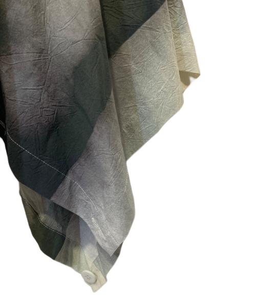 ISSEY MIYAKE（イッセイミヤケ）ISSEY MIYAKE (イッセイミヤケ) プルオーバーシャツ グレー サイズ:不明の古着・服飾アイテム