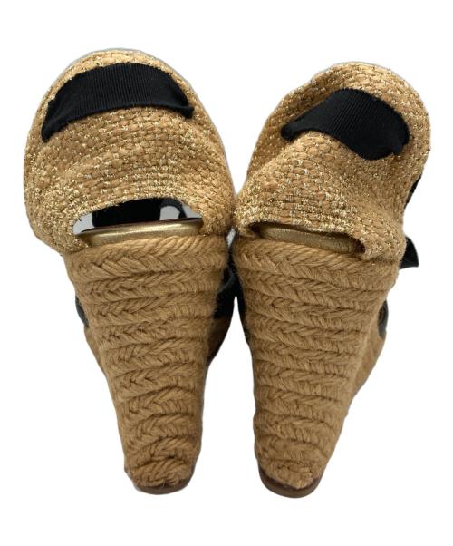 Christian Louboutin（クリスチャン・ルブタン）Christian Louboutin (クリスチャン・ルブタン) ウェッジソールサンダル ベージュ サイズ:23.5の古着・服飾アイテム