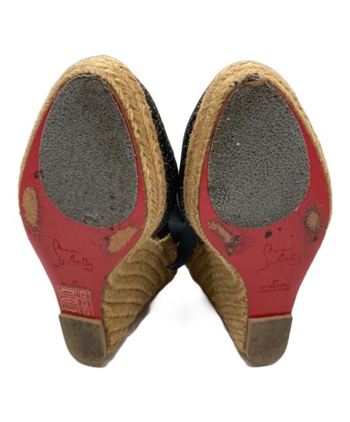 Christian Louboutin（クリスチャン・ルブタン）Christian Louboutin (クリスチャン・ルブタン) ウェッジソールサンダル ベージュ サイズ:23.5の古着・服飾アイテム
