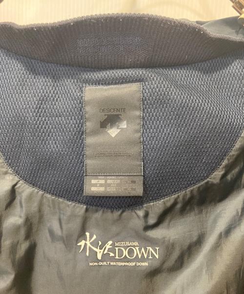 DESCENTE ALLTERRAIN（デザイント オルテライン）Descente ALLTERRAIN (デザイント オルテライン) MIZUSAWA DOWN JACKET ネイビー サイズ:Sの古着・服飾アイテム