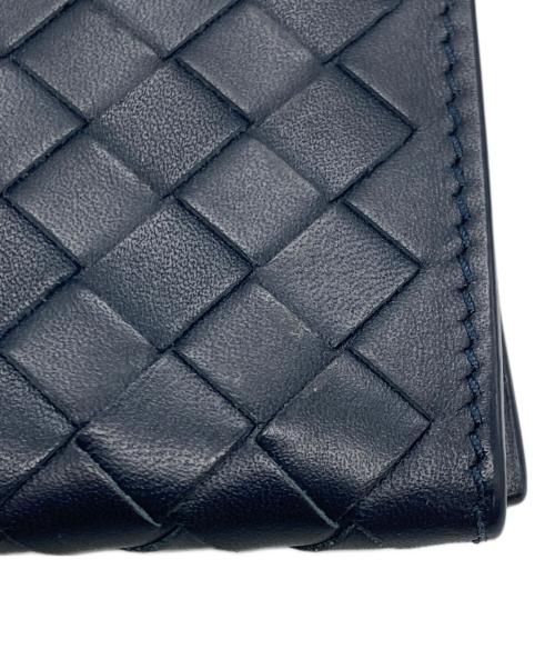BOTTEGA VENETA（ボッテガベネタ）BOTTEGA VENETA (ボッテガベネタ) イントレチャート 二つ折り長財布 ネイビーの古着・服飾アイテム
