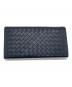 BOTTEGA VENETA (ボッテガベネタ) イントレチャート 二つ折り長財布 ネイビー：26000円