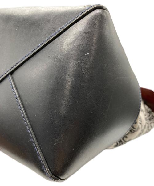 CELINE（セリーヌ）CELINE (セリーヌ) トリオンフトートバッグ グレーの古着・服飾アイテム