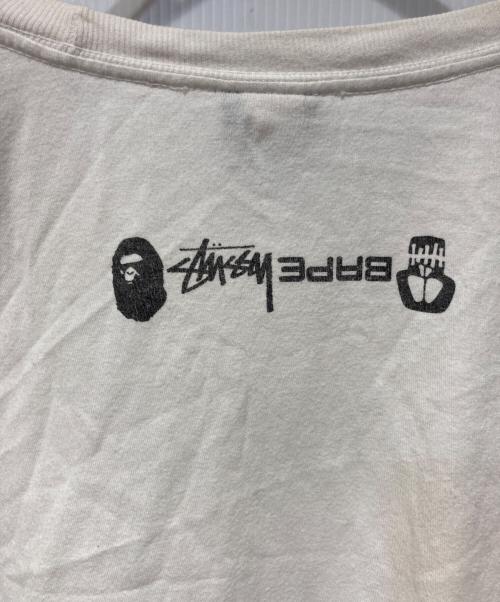 stussy（ステューシー）stussy (ステューシー) A BATHING APE (ア ベイシング エイプ) 半袖Tシャツ ホワイト サイズ:LARGEの古着・服飾アイテム