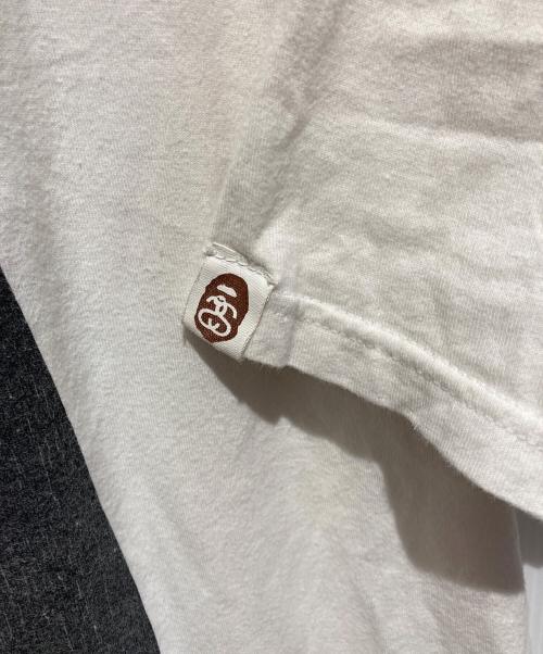 stussy（ステューシー）stussy (ステューシー) A BATHING APE (ア ベイシング エイプ) 半袖Tシャツ ホワイト サイズ:LARGEの古着・服飾アイテム