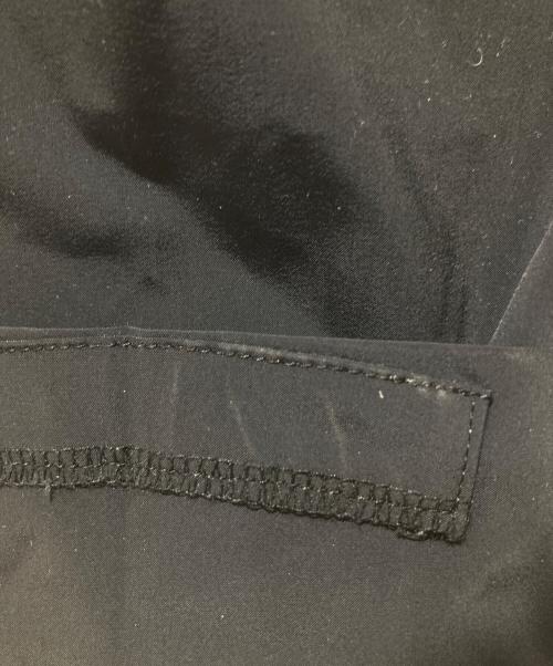 CUERVO（ー）CUERVO (ー) ストレッチ ストラクチャーナイロン タイトフィット パンツ ブラック サイズ:50の古着・服飾アイテム