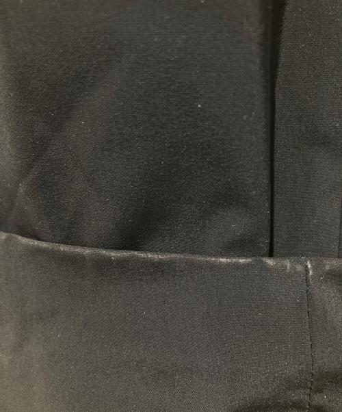 CUERVO（ー）CUERVO (ー) ストレッチ ストラクチャーナイロン タイトフィット パンツ ブラック サイズ:50の古着・服飾アイテム