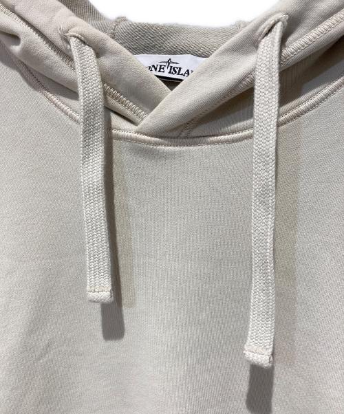 STONE ISLAND（ストーンアイランド）STONE ISLAND (ストーンアイランド) ガーメントダイ プルオーバー スウェットパーカー ベージュ サイズ:Mの古着・服飾アイテム
