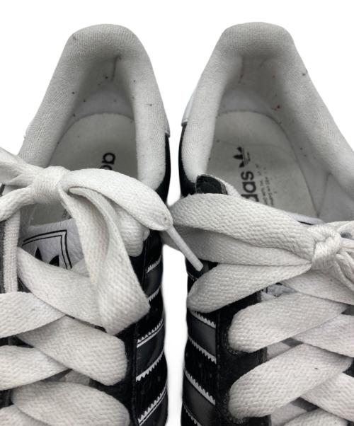 adidas（アディダス）adidas (アディダス) ローカットスニーカー ブラック×ホワイト サイズ:27cmの古着・服飾アイテム