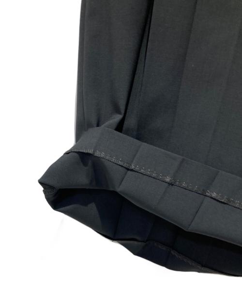 VALENTINO（ヴァレンティノ）VALENTINO (ヴァレンティノ) プリーツワイドショーツ グレー サイズ:48の古着・服飾アイテム