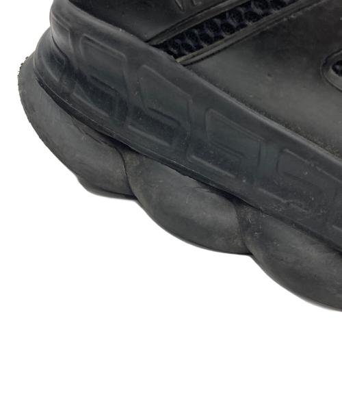 VERSACE（ヴェルサーチェ）VERSACE (ヴェルサーチェ) スニーカー ブラック サイズ:42の古着・服飾アイテム