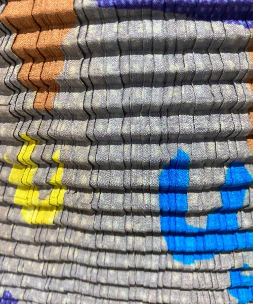 PLEATS PLEASE（プリーツプリーズ）PLEATS PLEASE (プリーツプリーズ) マルチプリントカットソー マルチカラー サイズ:Mの古着・服飾アイテム