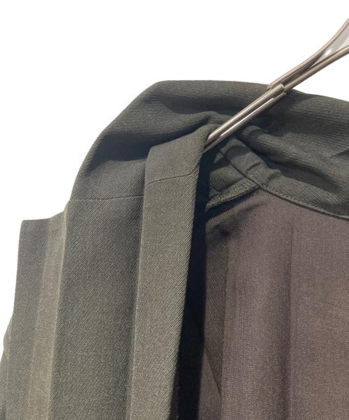 ISSEY MIYAKE HOMME PLISSE（イッセイミヤケ オムプリッセ）ISSEY MIYAKE HOMME PLISSE (イッセイミヤケ オムプリッセ) EDGE ENSEMBLE ジャケット オリーブ サイズ:3の古着・服飾アイテム