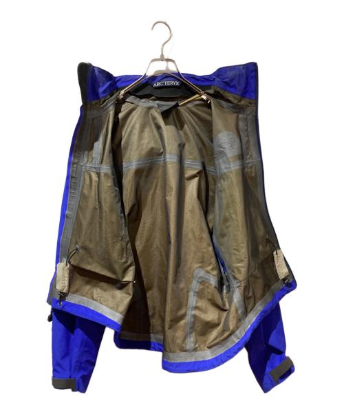 ARC'TERYX（アークテリクス）ARC'TERYX (アークテリクス) BETA AR ジャケット ブルー×ネイビー サイズ:Ｓの古着・服飾アイテム
