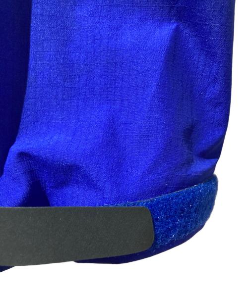ARC'TERYX（アークテリクス）ARC'TERYX (アークテリクス) BETA AR ジャケット ブルー×ネイビー サイズ:Ｓの古着・服飾アイテム