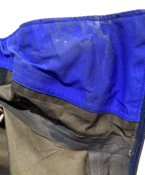 ARC'TERYX（アークテリクス）ARC'TERYX (アークテリクス) BETA AR ジャケット ブルー×ネイビー サイズ:Ｓの古着・服飾アイテム