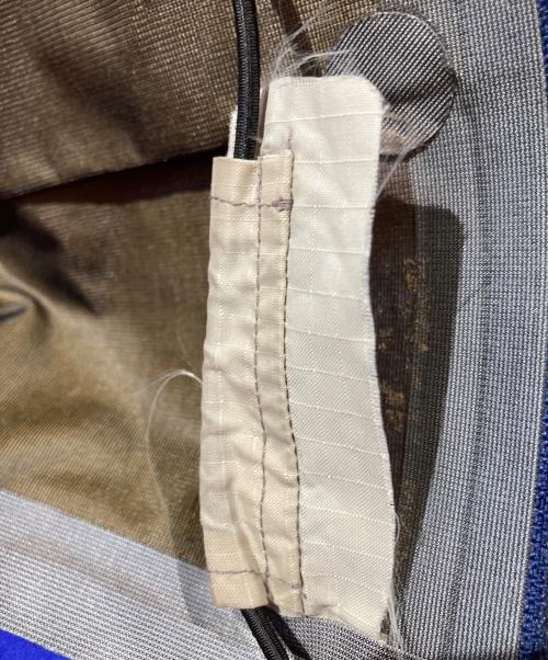 ARC'TERYX（アークテリクス）ARC'TERYX (アークテリクス) BETA AR ジャケット ブルー×ネイビー サイズ:Ｓの古着・服飾アイテム