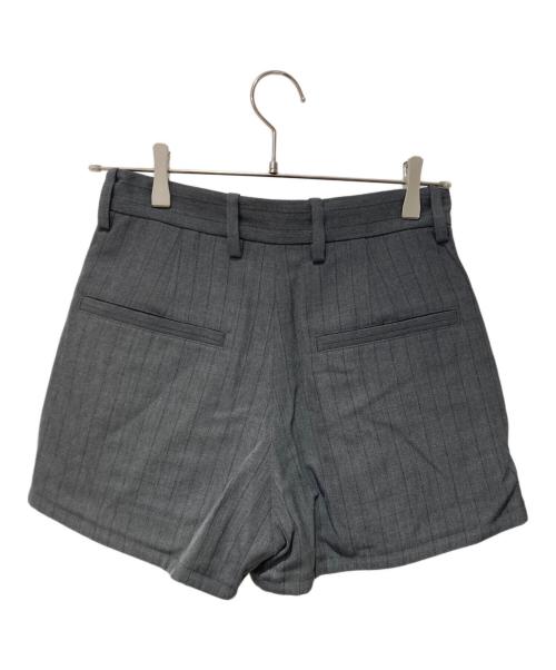 MIHARA YASUHIRO（ミハラヤスヒロ）MIHARA YASUHIRO (ミハラヤスヒロ) Triple Layered Stripe Shorts グレー サイズ:38の古着・服飾アイテム
