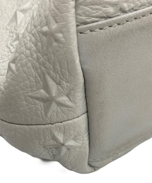 JIMMY CHOO（ジミーチュウ）JIMMY CHOO (ジミーチュウ) エンボススターミニトートバック ベージュの古着・服飾アイテム