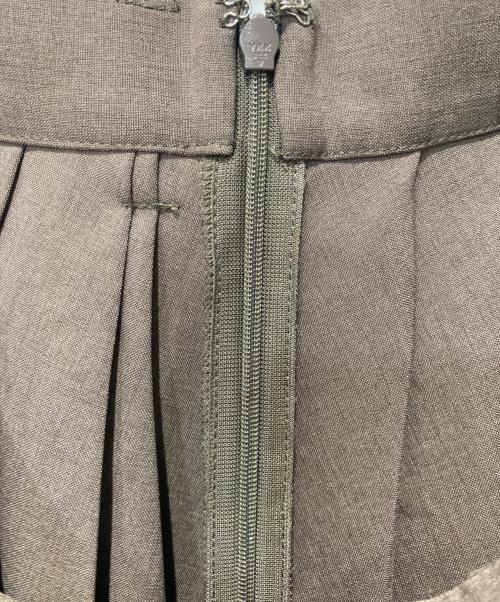 Mila Owen（ミラオーウェン）Mila Owen (ミラオーウェン) ダブルウエストランダムプリーツスカート カーキの古着・服飾アイテム