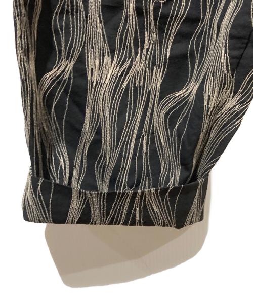 ISSEY MIYAKE MEN（イッセイミヤケメン）ISSEY MIYAKE MEN (イッセイミヤケメン) 総柄 ギャバ スリムウールパンツ ブラック サイズ:Sの古着・服飾アイテム