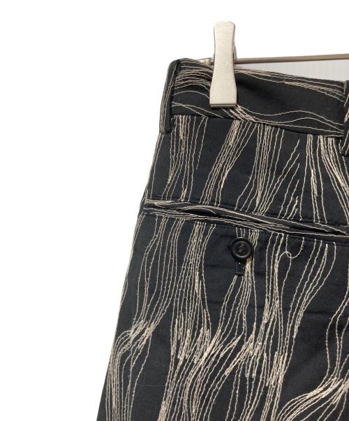 ISSEY MIYAKE MEN（イッセイミヤケメン）ISSEY MIYAKE MEN (イッセイミヤケメン) 総柄 ギャバ スリムウールパンツ ブラック サイズ:Sの古着・服飾アイテム