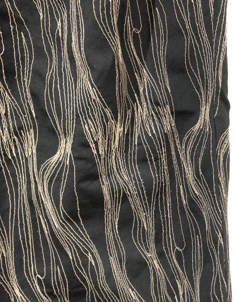 ISSEY MIYAKE MEN（イッセイミヤケメン）ISSEY MIYAKE MEN (イッセイミヤケメン) 総柄 ギャバ スリムウールパンツ ブラック サイズ:Sの古着・服飾アイテム