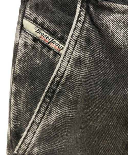 DIESEL（ディーゼル）DIESEL (ディーゼル) センタープレスデニムパンツ ブラック サイズ:32の古着・服飾アイテム