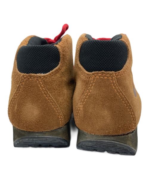 NIKE（ナイキ）NIKE (ナイキ) AIR MAGMA 2.4 ベージュ サイズ:27.5cmの古着・服飾アイテム