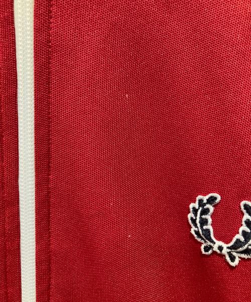 FRED PERRY（フレッドペリー）FRED PERRY (フレッドペリー) TAPED TRACK JACKET レッド サイズ:Mの古着・服飾アイテム
