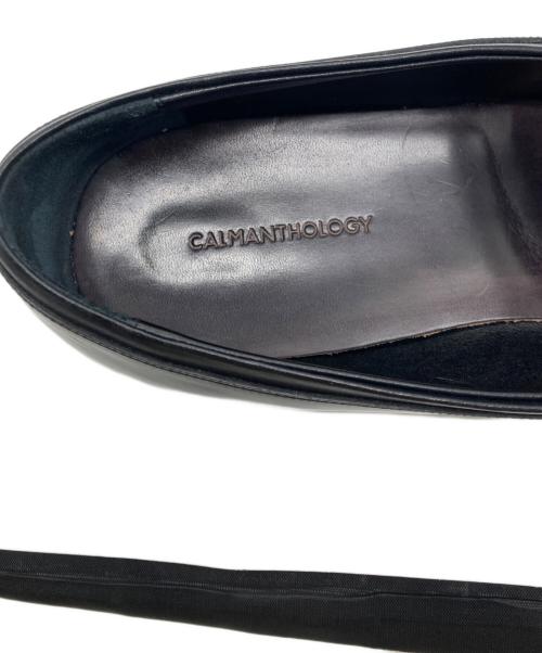 CALMANTHOLOGY（カルマンソロジー）CALMANTHOLOGY (カルマンソロジー) ローファー/STYLE. 8 005 VAMP CUT ブラック サイズ:UK7の古着・服飾アイテム
