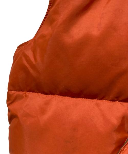 RockyMountainFeatherBed（ロッキーマウンテンフェザーベッド）RockyMountainFeatherBed (ロッキーマウンテンフェザーベッド) ダウンベスト オレンジ サイズ:不明の古着・服飾アイテム