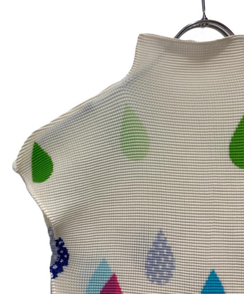 me ISSEY MIYAKE（ミーイッセイ ミヤケ）me ISSEY MIYAKE (ミーイッセイ ミヤケ) ノースリーブカットソー ホワイト サイズ:表記無しの古着・服飾アイテム