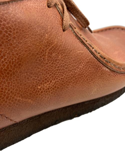 CLARKS（クラークス）CLARKS (クラークス) ワラビーブーツ ブラウン サイズ:８の古着・服飾アイテム